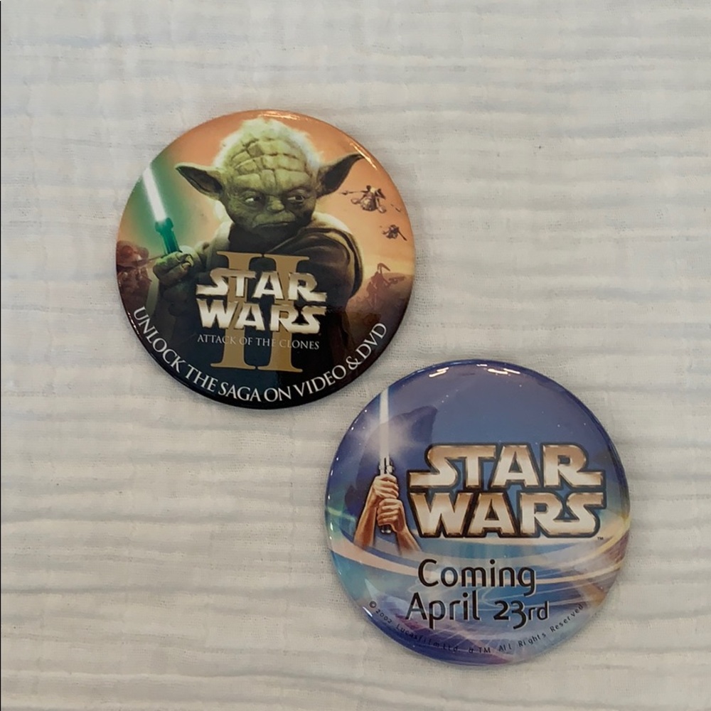 2 Star Wars promotional buttons